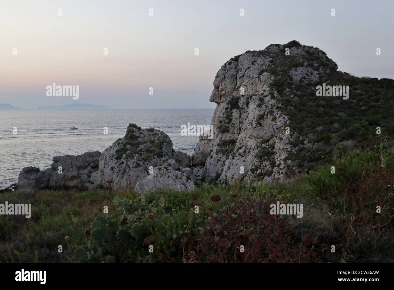 Milazzo - Volto roccioso a Punta Milazzo Stockfoto