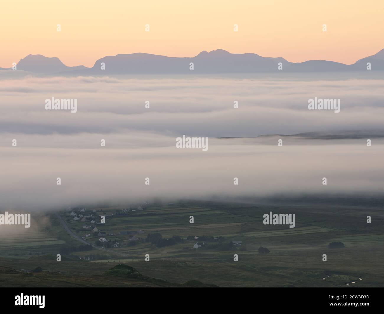 Eine Cloud-Inversion im Morgengrauen Stockfoto