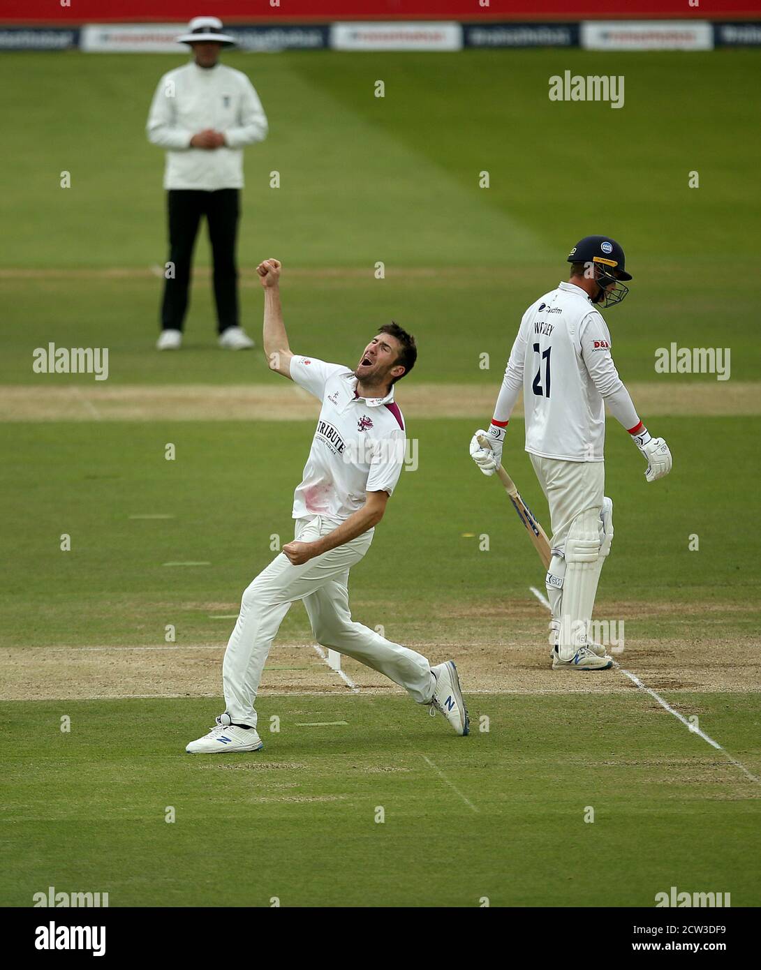 Craig Overton von Somerset feiert das Bowlen von Tom Westley von Essex am fünften Tag des Bob Willis Trophy Finales in Lord's, London. Stockfoto