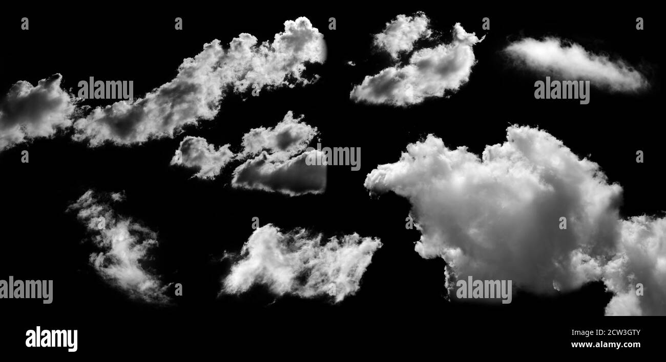 Set von weißen Wolken isoliert auf schwarzem Hintergrund Stockfoto