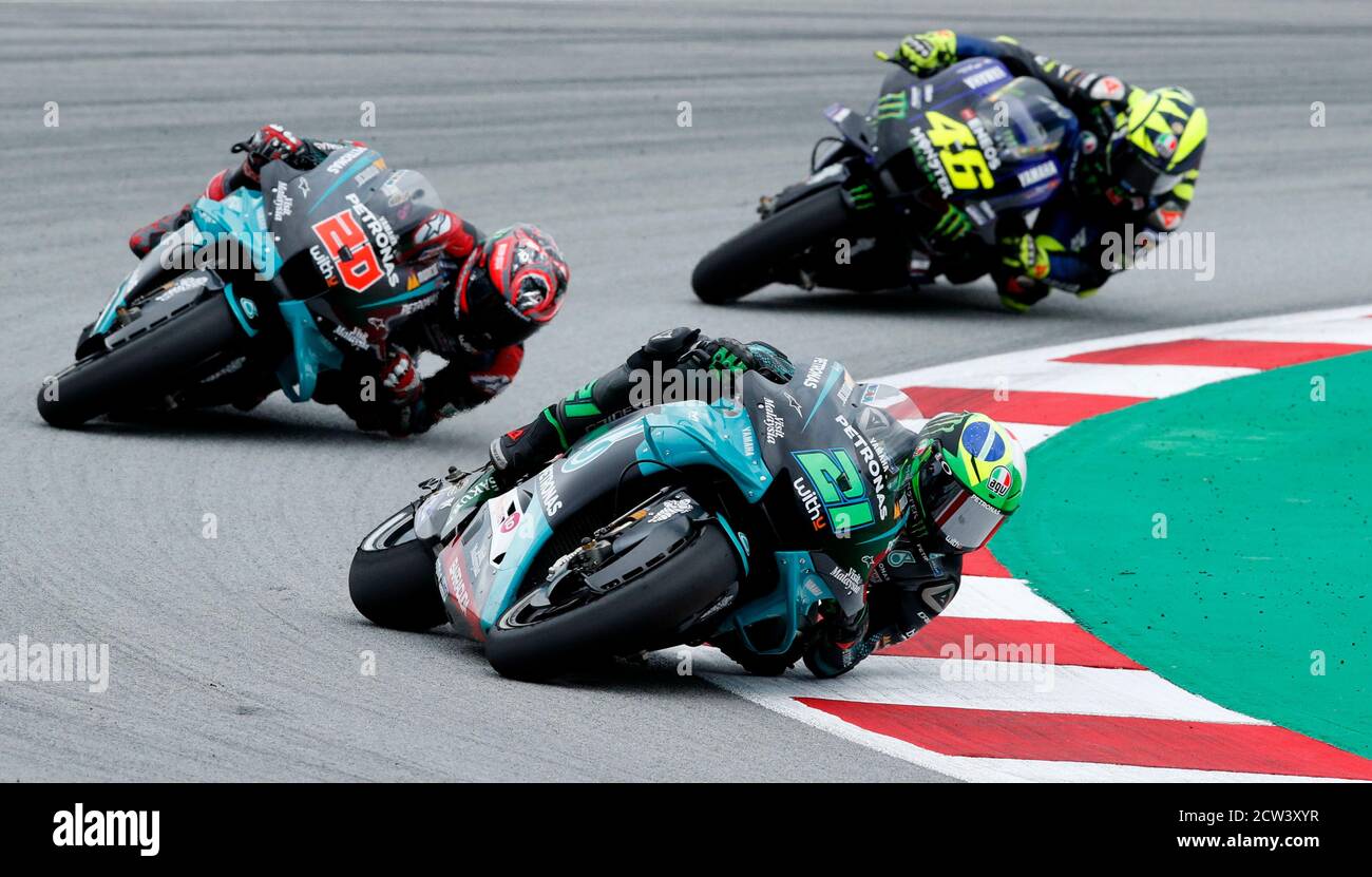 MotoGP - Catalunya Grand Prix - Circuit de Barcelona-Catalunya, Barcelona, Spanien - 27. September 2020. Petronas Yamaha SRT's Franco Morbidelli, Petronas Yamaha SRT's Fabio Quartararo und Monster Energy Yamaha's Valentino Rossi während des Rennens REUTERS/Albert Gea Stockfoto