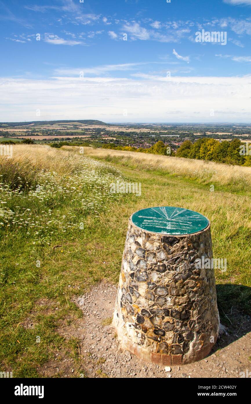 Toposkop / Topograph am Aussichtspunkt auf Brush Hill Der Ridgeway Trail oberhalb von Princes Risborough in den Chilterns / Chiltern Hills Buckinghamshire Stockfoto