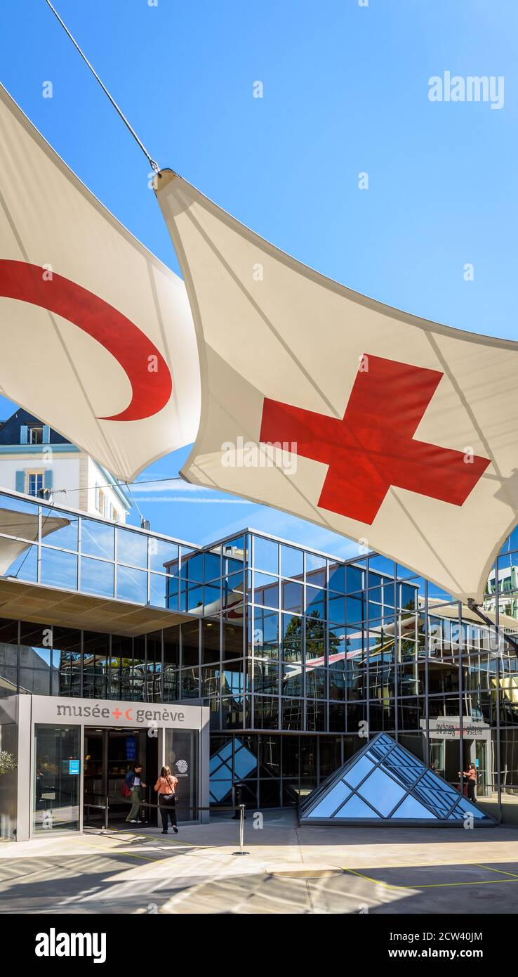 Eingang des Internationalen Roten Kreuzes und des Roten Halbmondes Museums in Genf, Schweiz, das die Geschichte und Prinzipien der humanitären Aktion präsentiert. Stockfoto