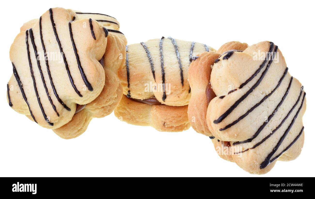 Hausgemachte Kekse Sandwich mit Schokolade und Pudding isoliert auf weißem Hintergrund. Stockfoto