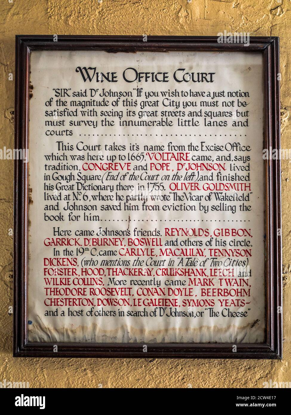 Wine Office Court London - Hinweis in Wine Office Court, Fleet St, Central London. Das Weinamt-Verbrauchgericht erließ ab 1665 Lizenzen für den Verkauf von Wein. Stockfoto