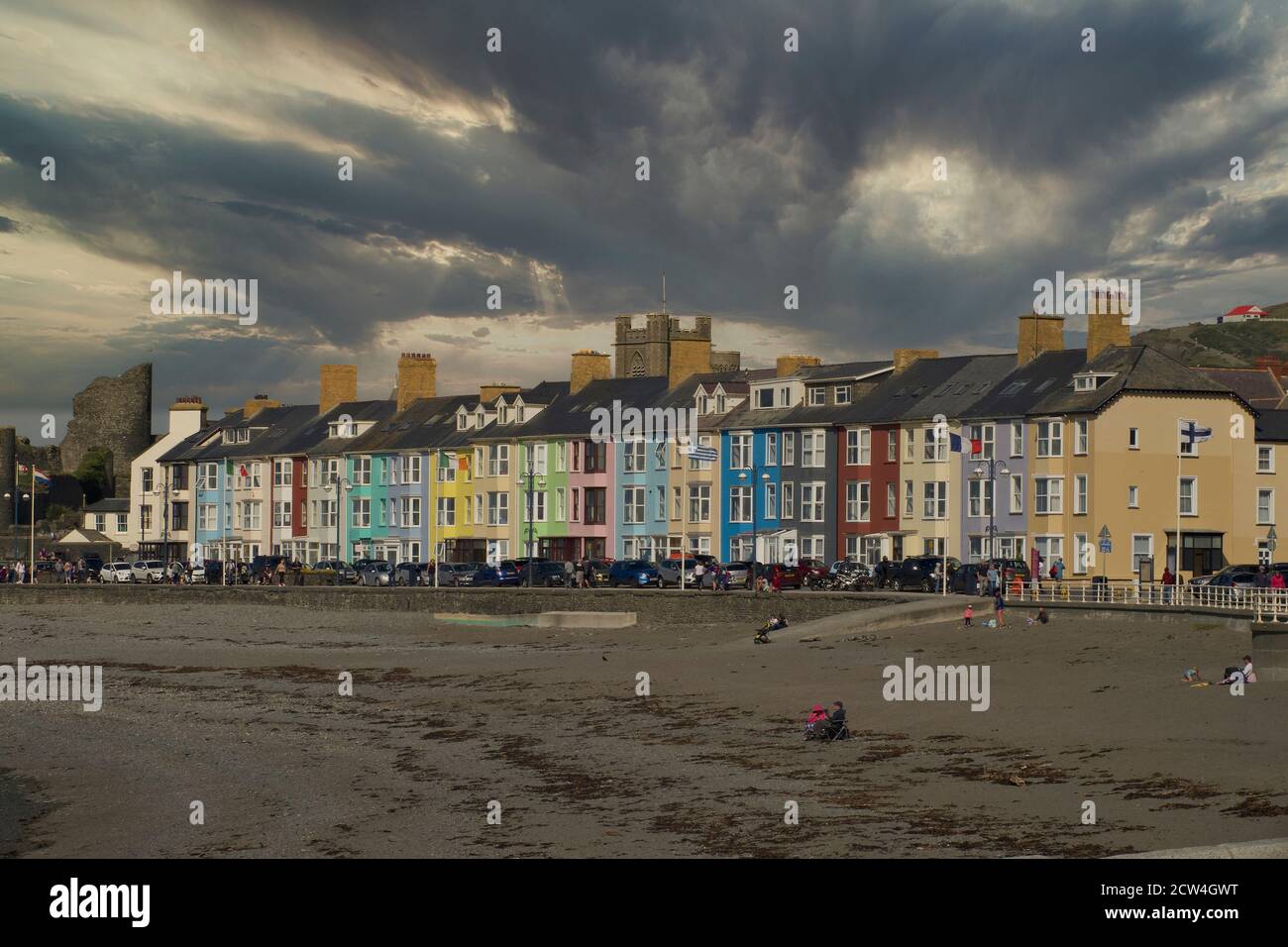 Bunte Reihenhäuser an der Küste in Aberystwyth Mitte Wales Stockfoto