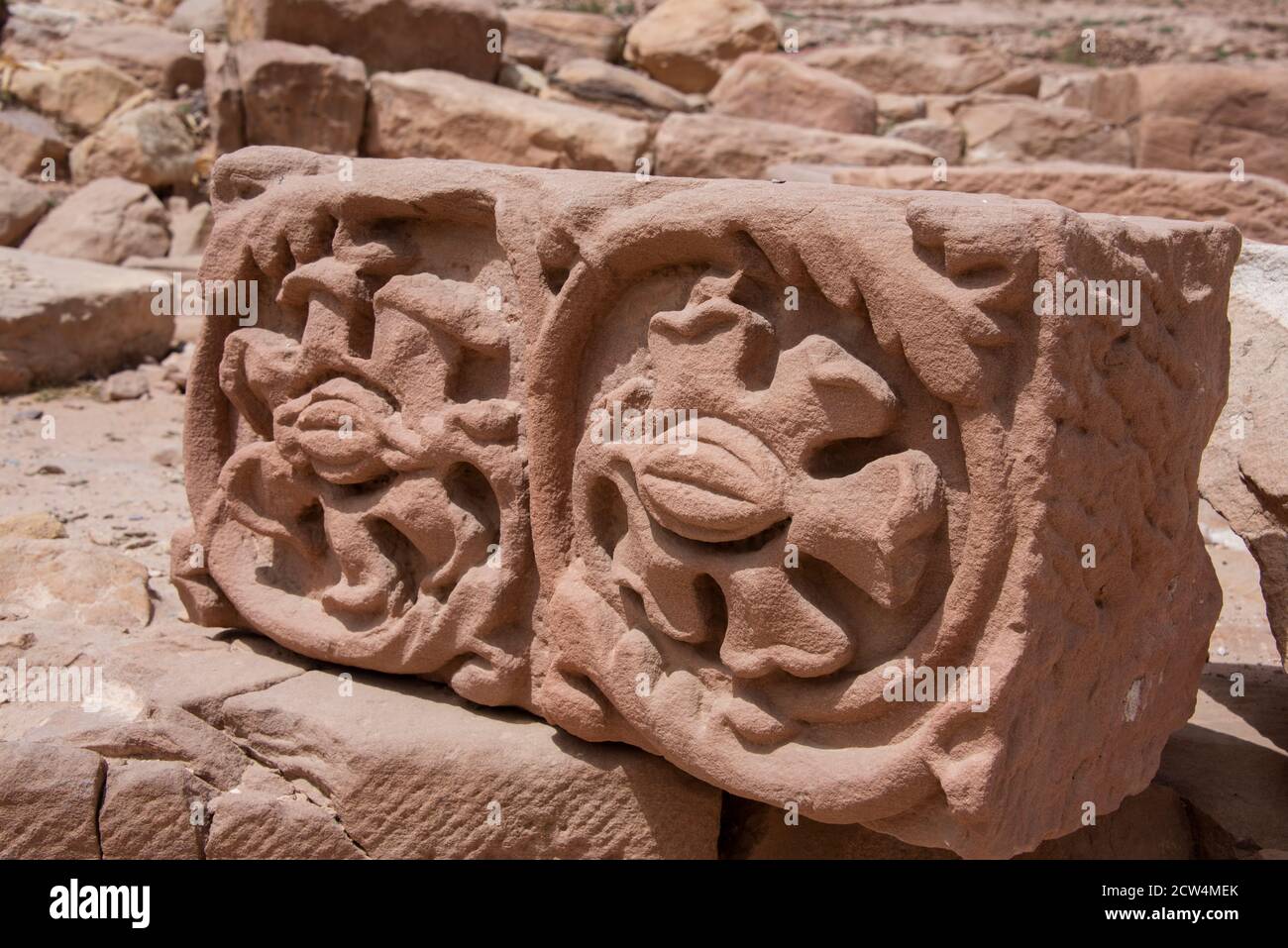Jordan, Petra (UNESCO) Detail aus uralten, geschnitzten Stein entlang der Kolonnadenstraße. Stockfoto