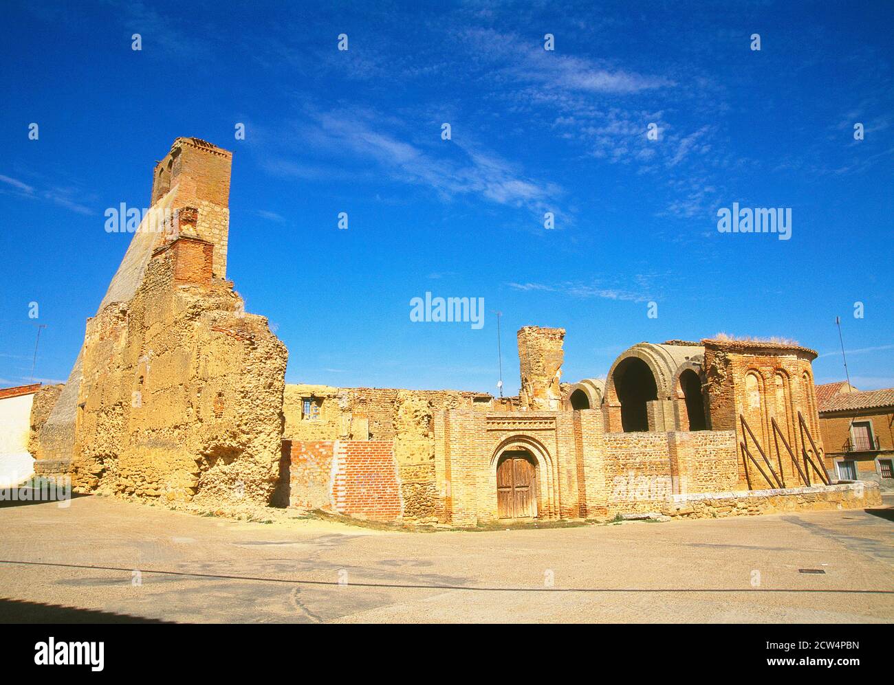 Ruinen von Santa Maria la Antigua Kirche. Villalpando, Provinz Zamora Castilla Leon, Spanien. Stockfoto