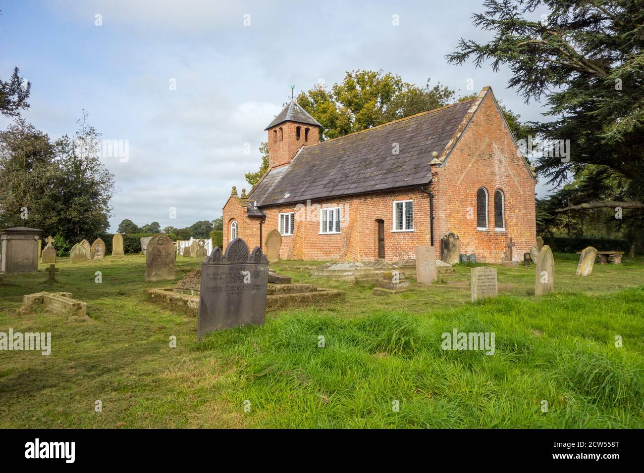 Old St Chad's Church / Chapel, Tushingham Malpas Cheshire steht auf dem Sandsteinpfad lange Strecke Fußweg durch die Cheshire Landschaft Stockfoto