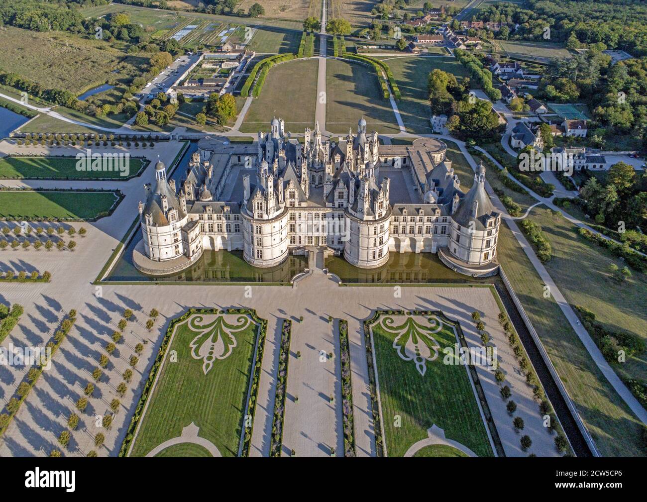 Die Nordwestfassade des Chateau de Chambord, ursprünglich als Jagdschloss für König Franz I. erbaut, ist das größte Schloss im Loire-Tal, F Stockfoto