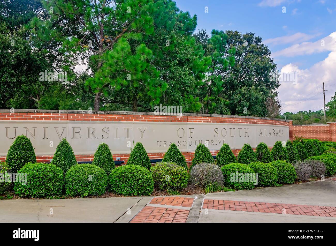 Das Eingangsschild der University of South Alabama ist am 26. September 2020 in Mobile, Alabama abgebildet. Die öffentliche Forschungsuniversität wurde 1963 gegründet. Stockfoto