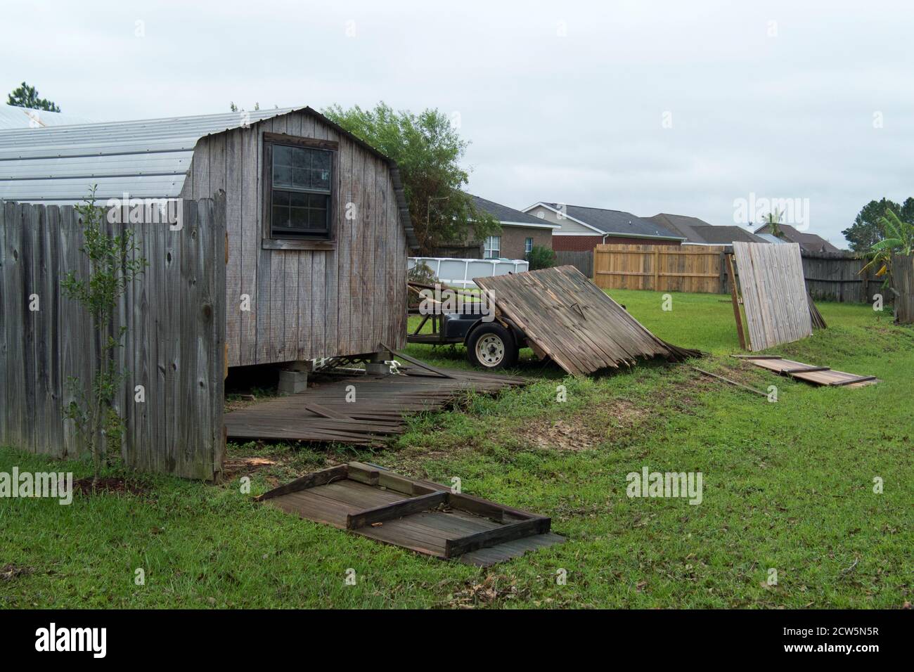 Sachschaden durch Hurrikan Sally in der Nähe von Perdido Bay im Süden von Alabama. Stockfoto