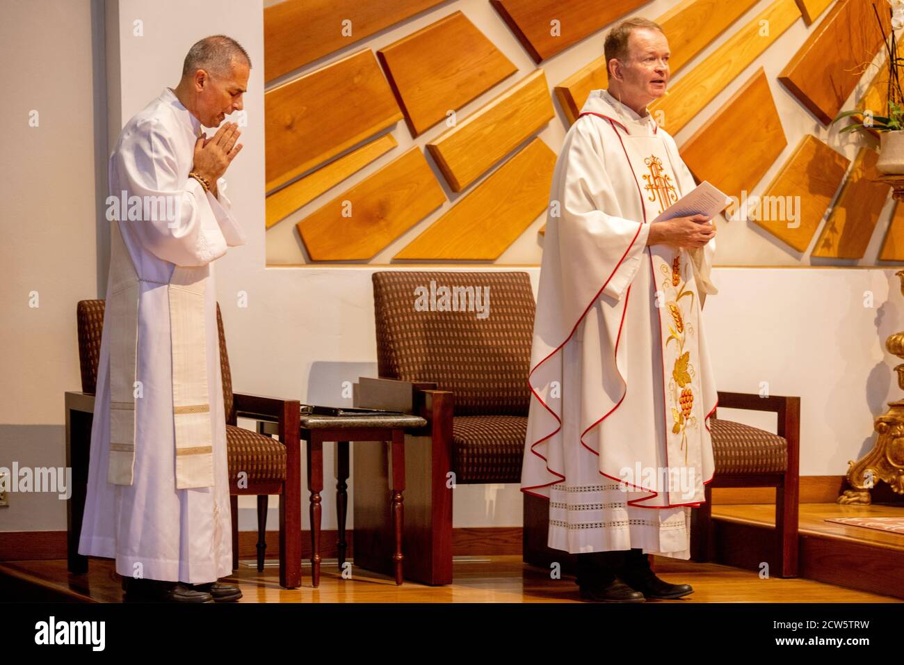Was Ist Ein Diakon In Der Katholischen Kirche www.alamy.de