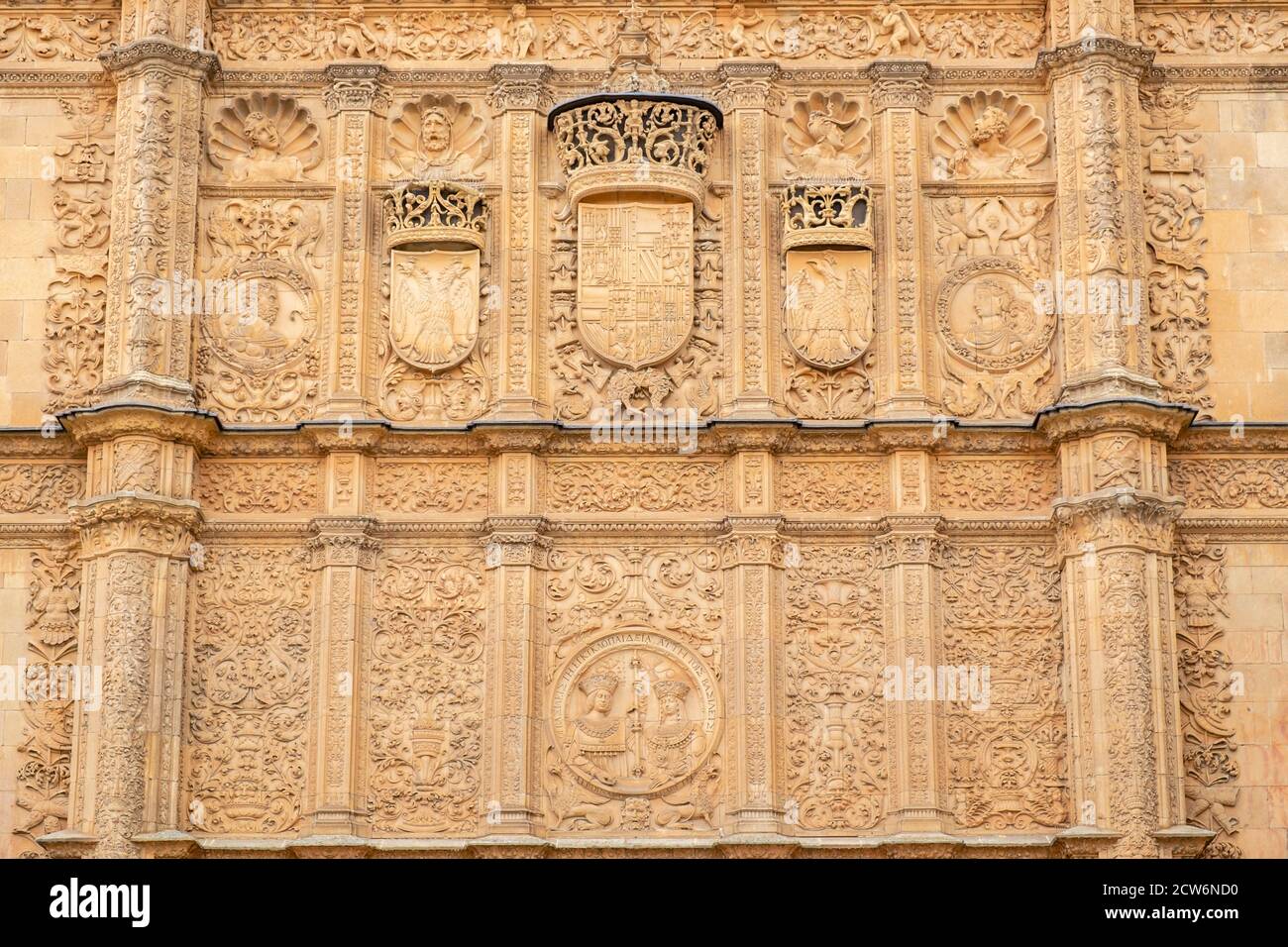 Fachada de la Universidad de Salamanca, 1529, estilo plateresco, Salamanca, comunidad autónoma de Castilla y León, Spanien Stockfoto