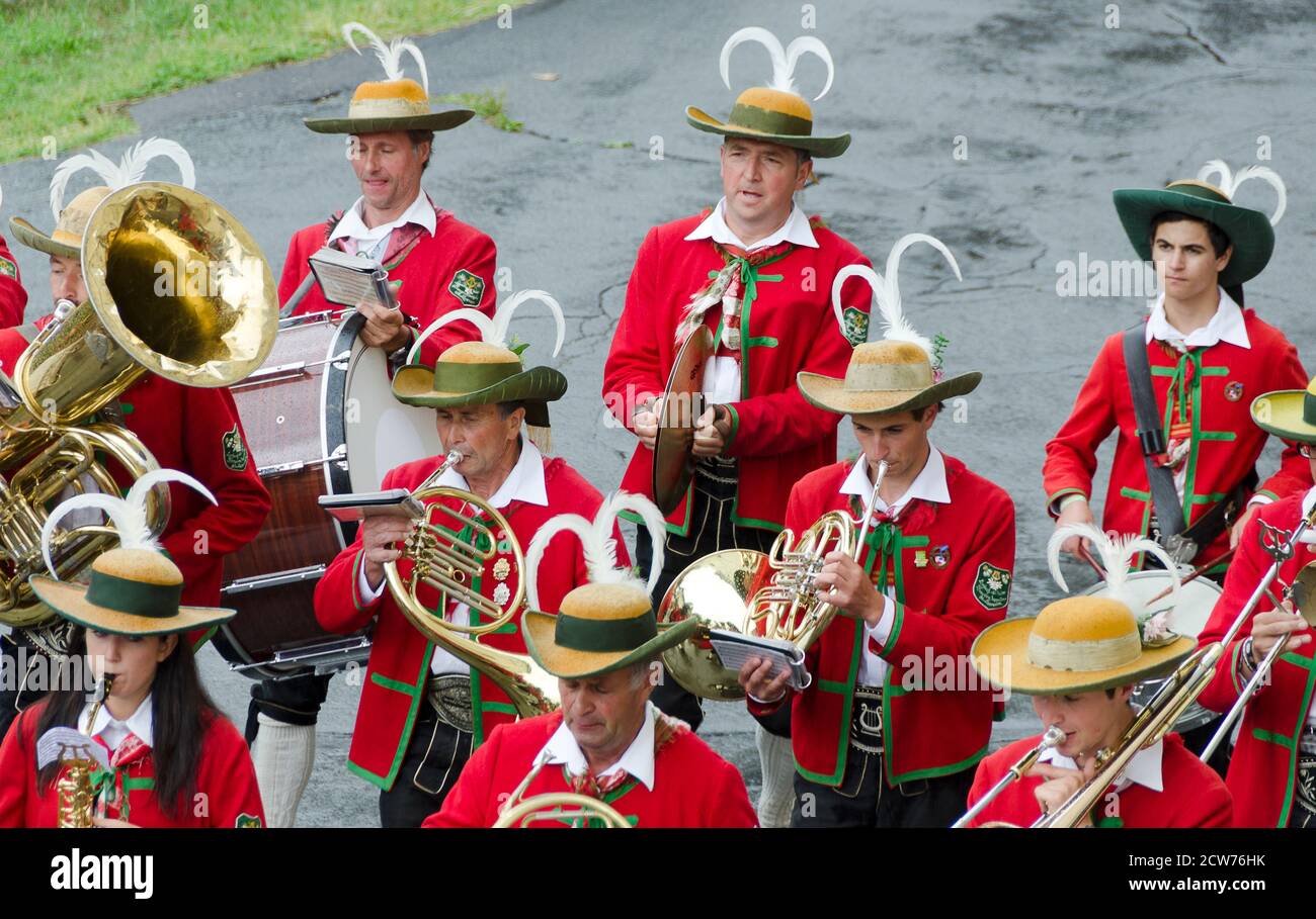 Bauernband St.Lorenzen aus Tirol beim Festzug zur Feier von 200 Jahren der Band in Trachten Maria Luggau, Kärnten, Au Stockfoto