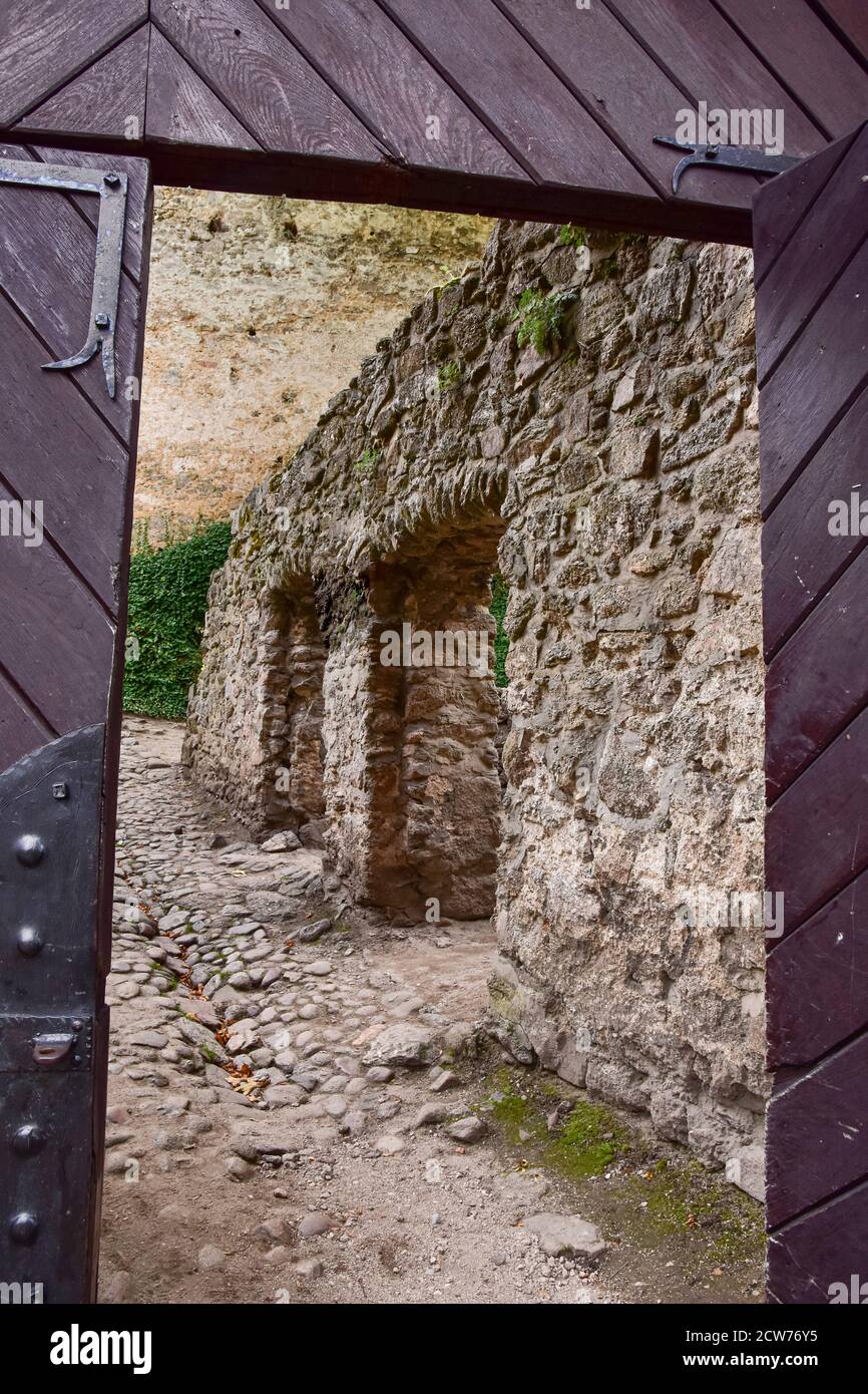 Die Ruinen der Burg Chojnik, im Nationalpark Karkonosze von Polen. Stockfoto