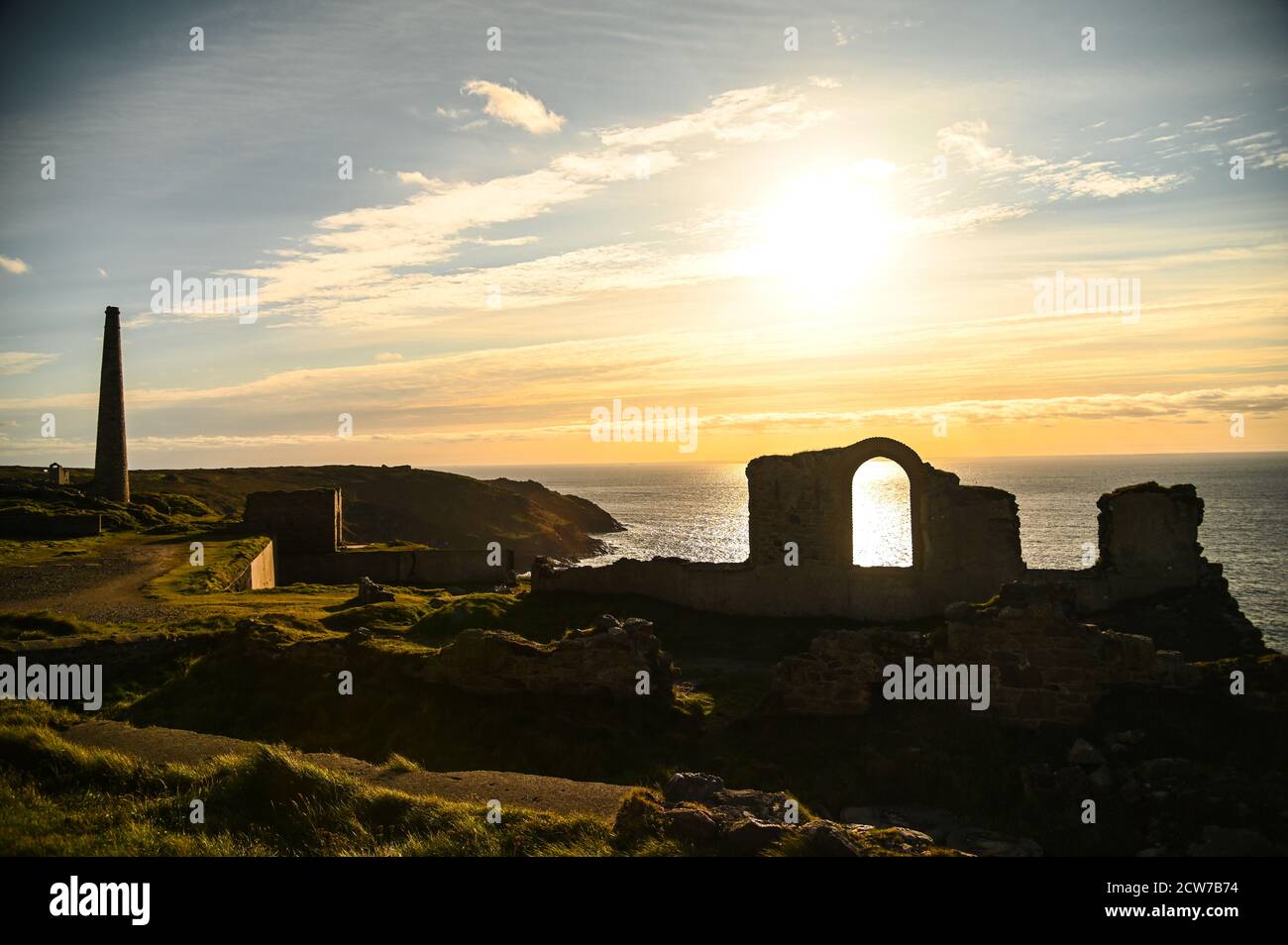 Botallack Tin Mine bei Sonnenuntergang in Cornwall UK Stockfoto