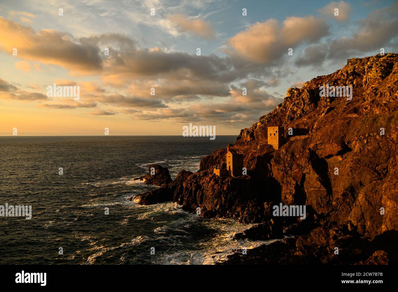 Botallack Tin Mine bei Sonnenuntergang in Cornwall UK Stockfoto