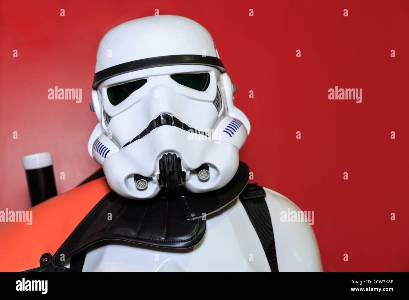 Star Wars Stormtrooper Charakter Cosplayer posiert bei MCM Comicon London, UK Stockfoto