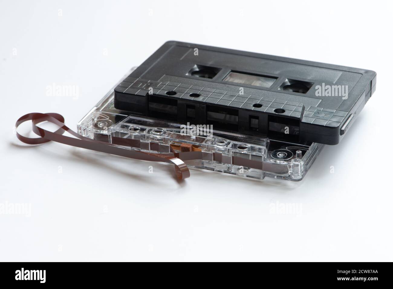 Retro-Kunststoff-Kassettenband aus 70er 80er Jahre 90er Jahre. Konzept der Musikgeschichte. Stockfoto