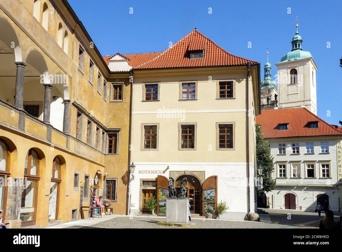Prag Ungelt Hof in der Altstadt Granovsky Palace links Stockfoto