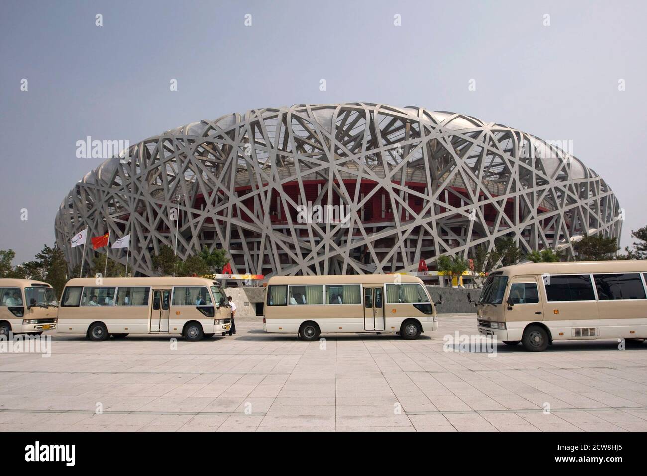 Peking, China 4. September 2008: Blick auf das Nationalstadion, allgemein bekannt als das "Vogelnest" auf dem Olympischen Grün in Peking, China. ©Bob Daemmrich Stockfoto