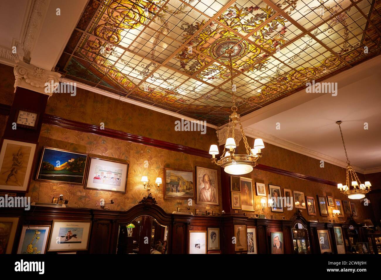 Innenräume der historischen "Café Tortoni' auf der Avenida de Mayo, Buenos Aires, Argentinien. Stockfoto