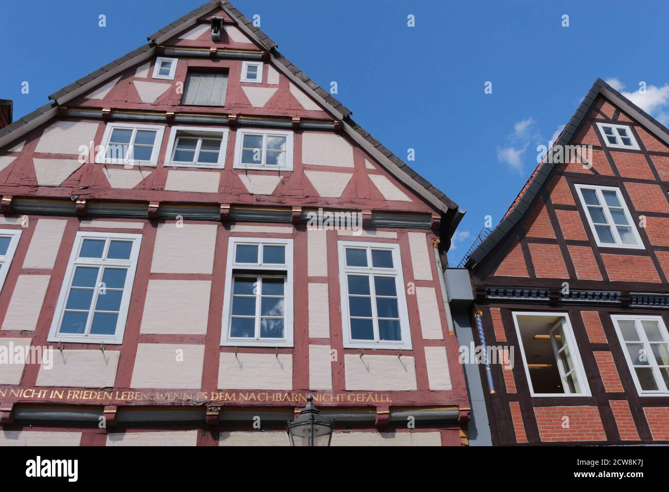 Schöne alte Fachwerkhäuser in der historischen Stadt Celle.das älteste historische Haus stammt aus dem Jahr 1526. Norddeutschland, Europa. Stockfoto