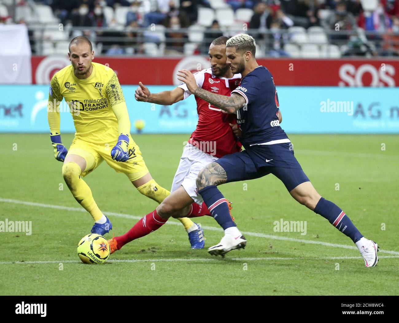Torwart von Reims Predrag Rajkovic, Yunis Abdelhamid von Reims, Mauro Icardi von PSG während der französischen Meisterschaft Ligue 1 Fußballspiel zwischen Sta Stockfoto
