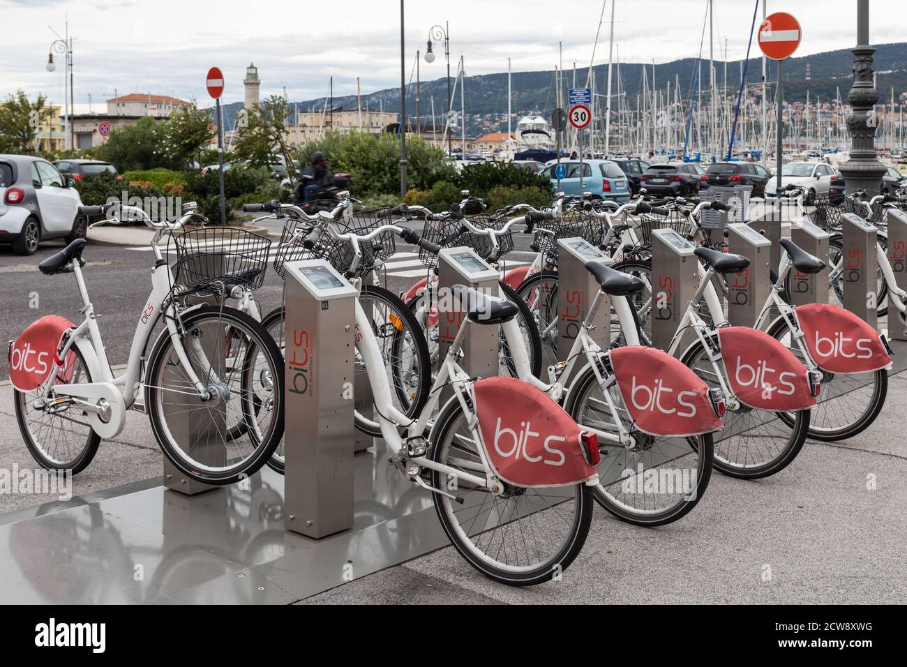 Bike sharing Triest, Fahrrad Self-Service Terminal - Triest, Italien Stockfoto