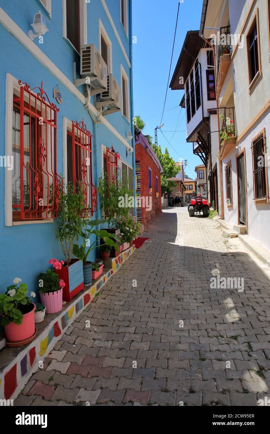 Ein Blick von der Stadt Trilye mit ihren engen Gassen und historischen Häusern. Bursa, Türkei Stockfoto