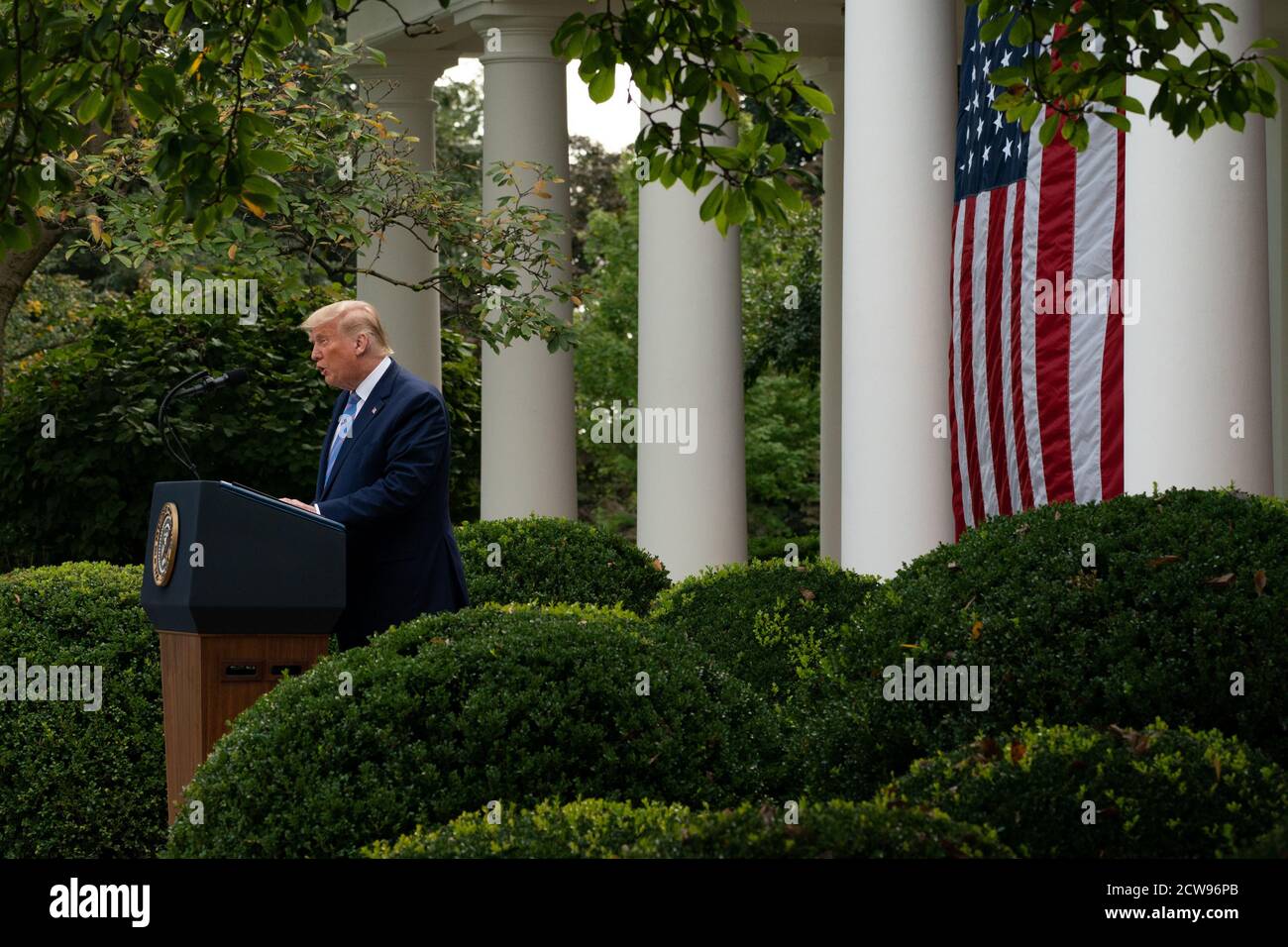 Washington, Usa. September 2020. US-Präsident Donald Trump wird am Montag, den 28. September 2020, im Rosengarten des Weißen Hauses in Washington DC ein Update zur nationalen Coronavirus-Teststrategie geben. Foto von Ken Cedeno/UPI Kredit: UPI/Alamy Live Nachrichten Stockfoto