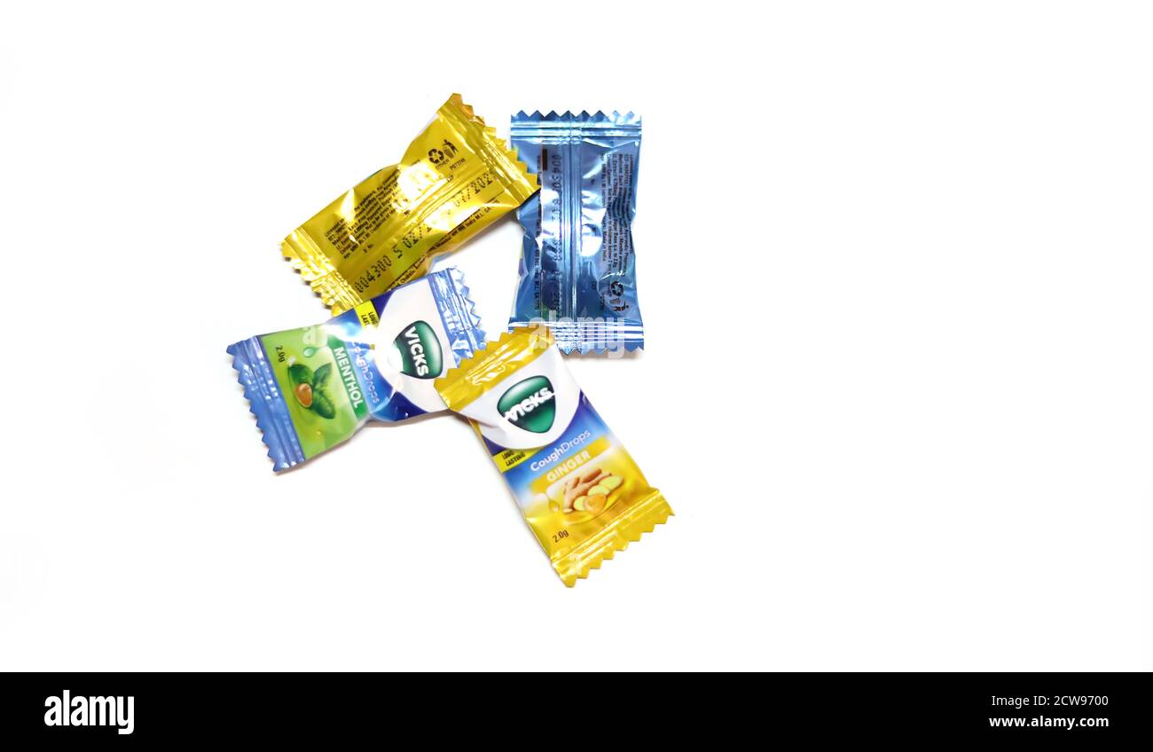 Gruppe von Vicks Husten Drops Honig, Menthol und Ingwer Geschmack 2g Süßigkeiten Packs Stockfoto