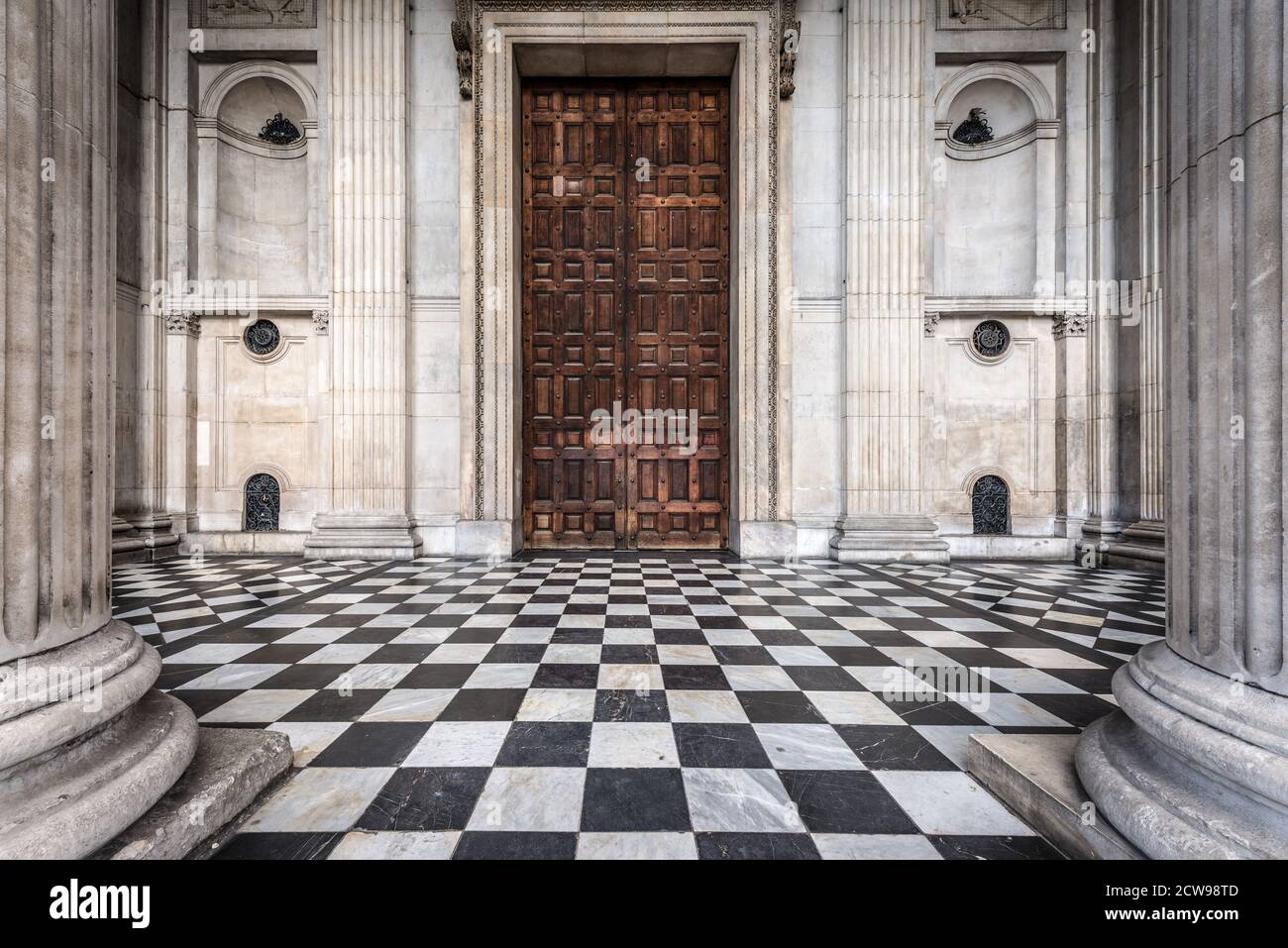 Außenansicht der St Paul's Cathedral in London, Großbritannien Stockfoto