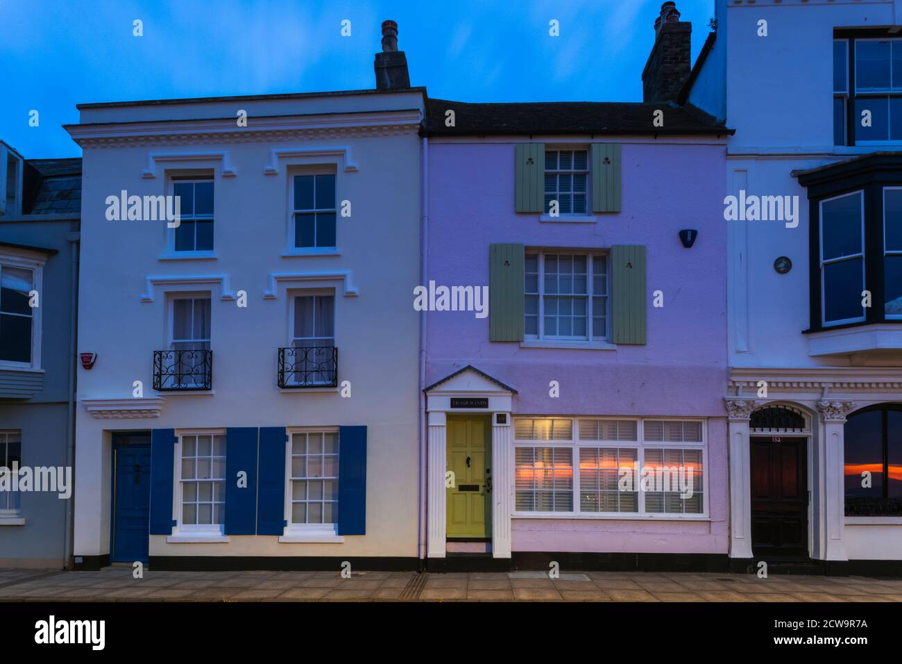 England, Kent, Deal, Bunte Seafront Wohnhäuser Stockfoto