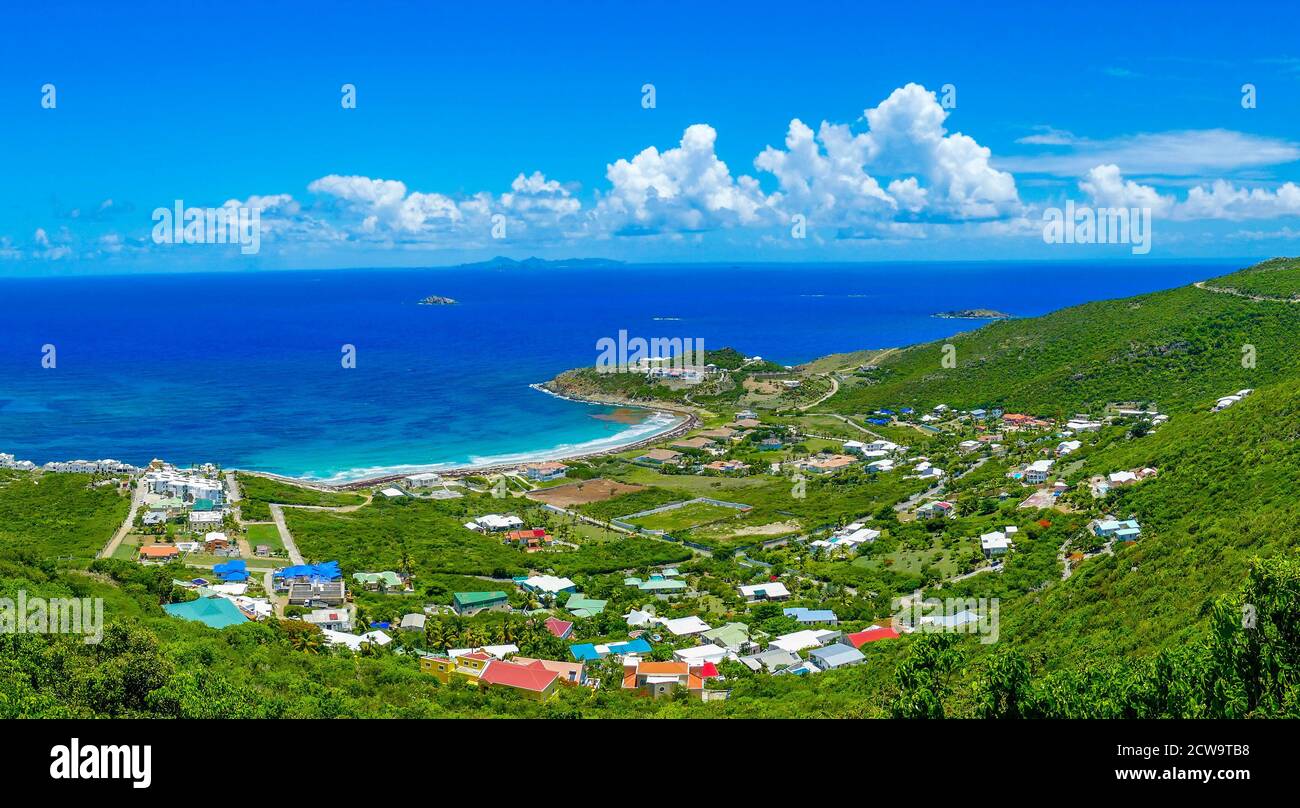 Die karibische Insel St.maarten / St. martin Stadtbild. Guana Bay Sint maarten Stockfoto