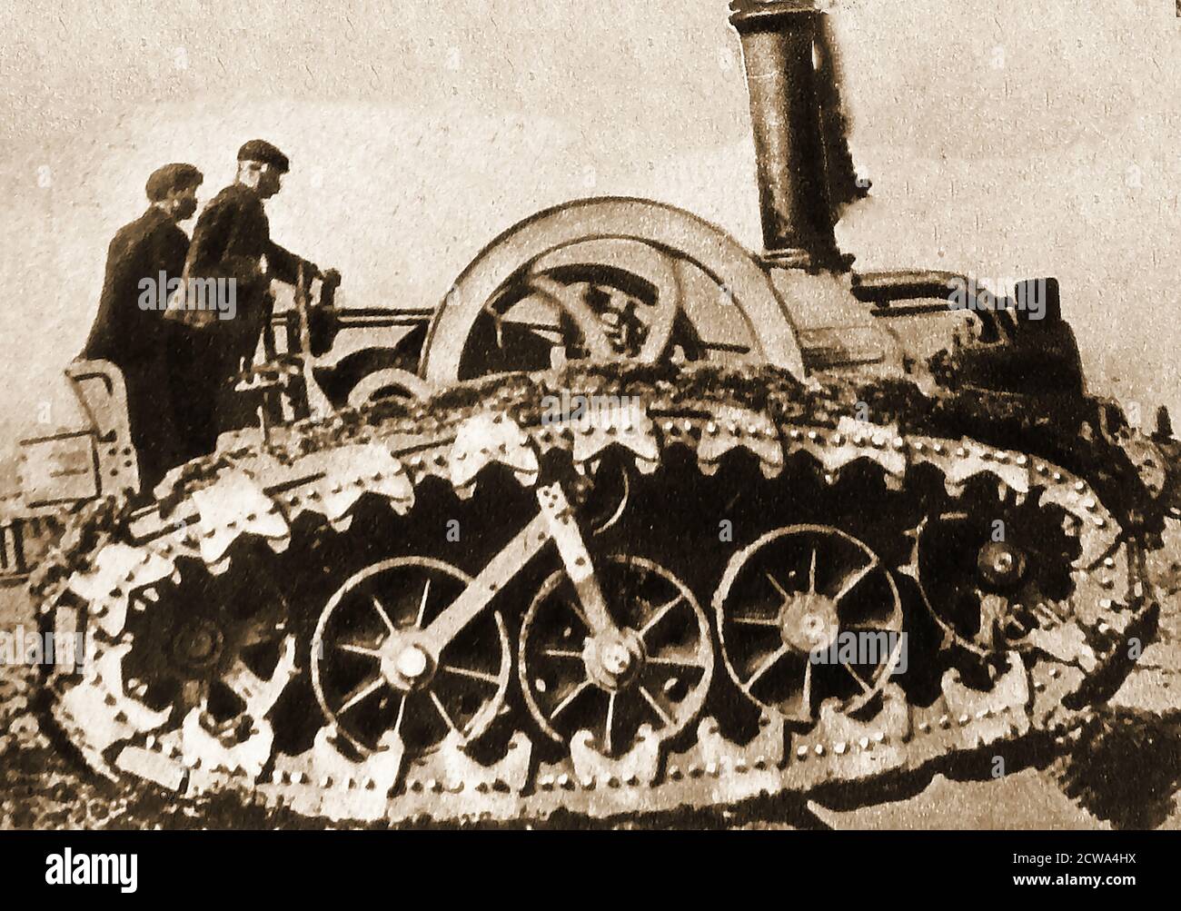 Ein Foto von Hornsby's 1. Kettenspurtraktor oder Caterpillar Engine, Vorläufer des modernen Armeepanzers aus dem Jahr 1908. Richard Hornsby & Sons war von 1828 bis 1918 Motor- und Maschinenhersteller in Grantham, Lincolnshire, England. Das Unternehmen war ein Pionier in der Herstellung des Ölmotors. Im Ersten Weltkrieg wurden die Traktoren zum Schlepptau schwerer Artillerie verwendet, aber nicht für den eigentlichen Kampf. Stockfoto