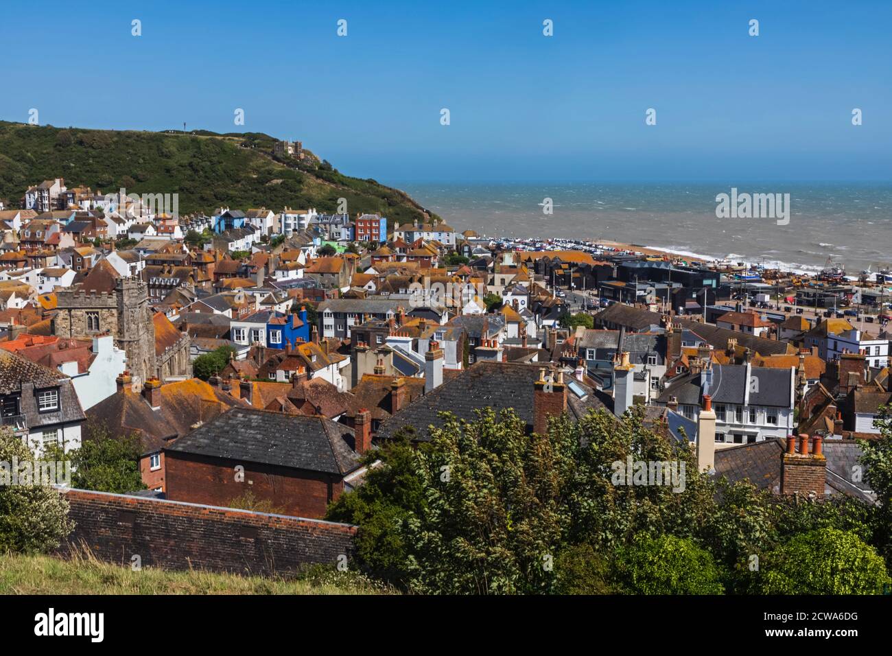 England, East Sussex, Hastings, erhöhte Ansicht der Stadt vom West Hill Stockfoto