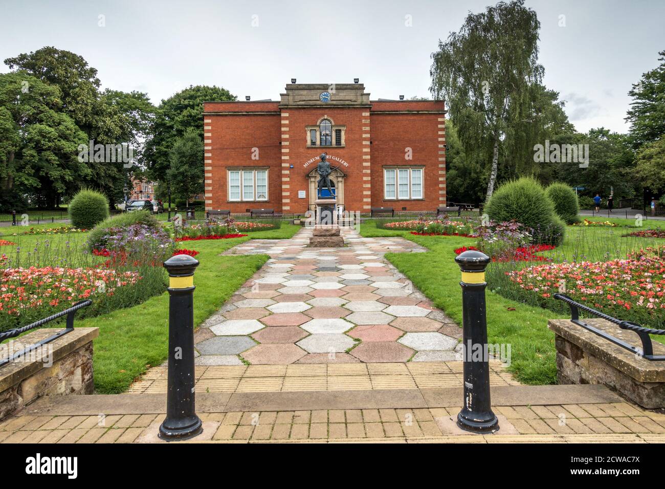 Das Nuneaton Museum & Art Gallery befindet sich auf dem Gelände des Riversley Park in Nuneaton, England Stockfoto