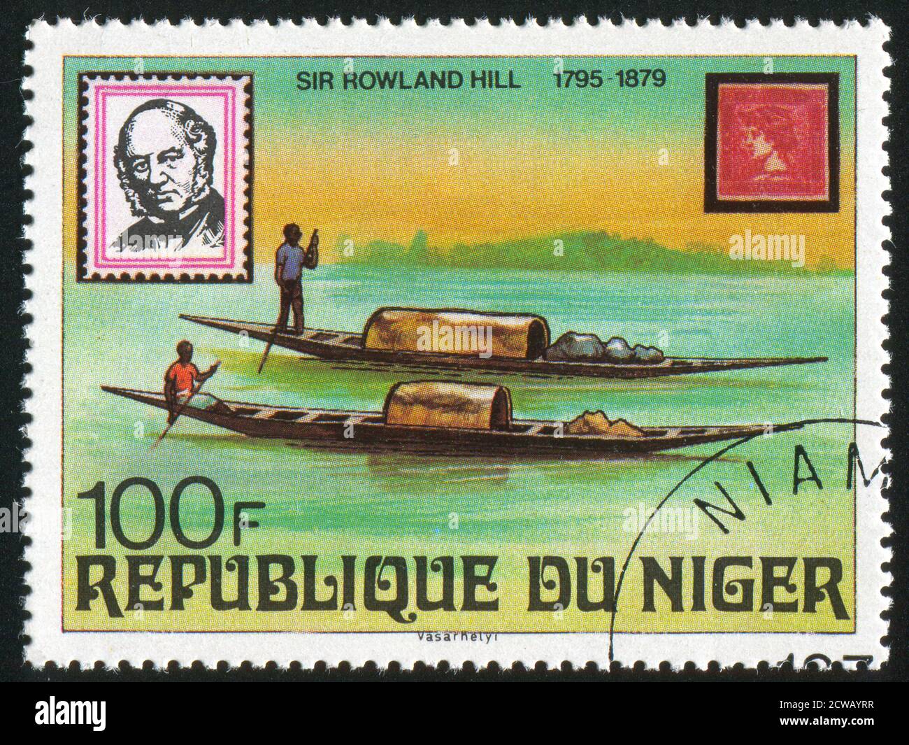 NIGER - UM 1979: Briefmarke gedruckt von Niger zeigt Rowland Hill, Kanus und Österreich, um 1979 Stockfoto