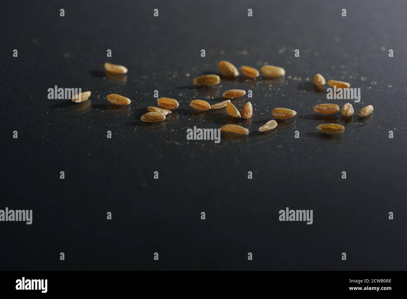 Nahaufnahme von Getreide auf dem Tisch mit einem verschwommen Hintergrund Stockfoto