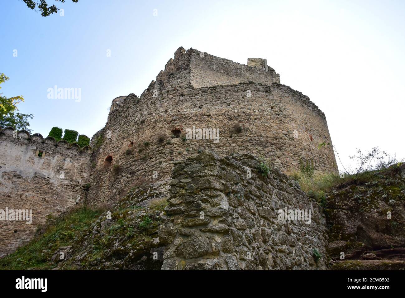 Die Ruinen der Burg Chojnik, im Nationalpark Karkonosze von Polen. Stockfoto