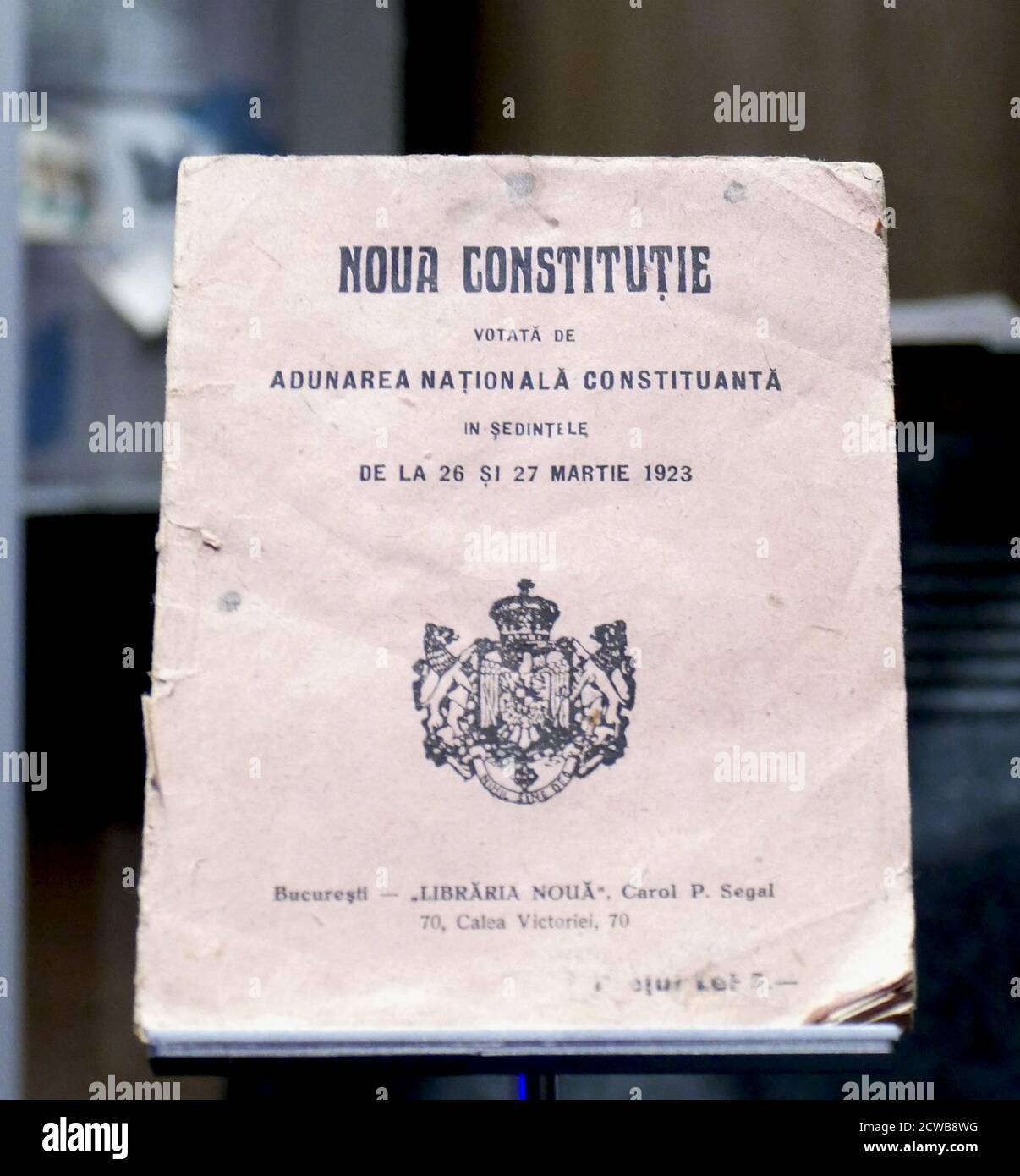 Die Verfassung Rumäniens von 1923, auch Verfassung der Union genannt, sollte die Organisation des Staates auf der Grundlage des allgemeinen männlichen Wahlrechts und der neuen Realitäten, die nach der Großen Union von 1918 entstanden, ausrichten. Stockfoto