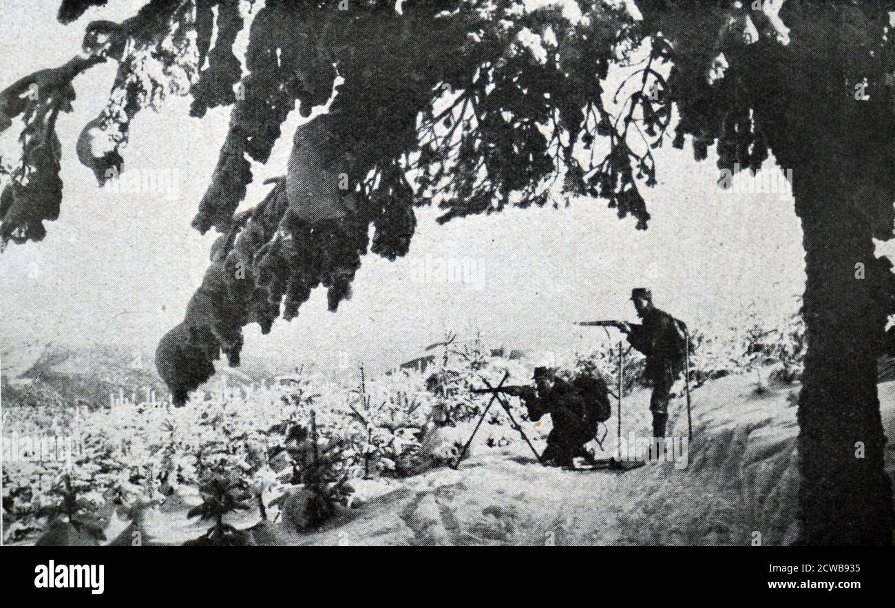 Österreichische Bergtruppen auf Patrouille; erster Weltkrieg. 1915 Stockfoto