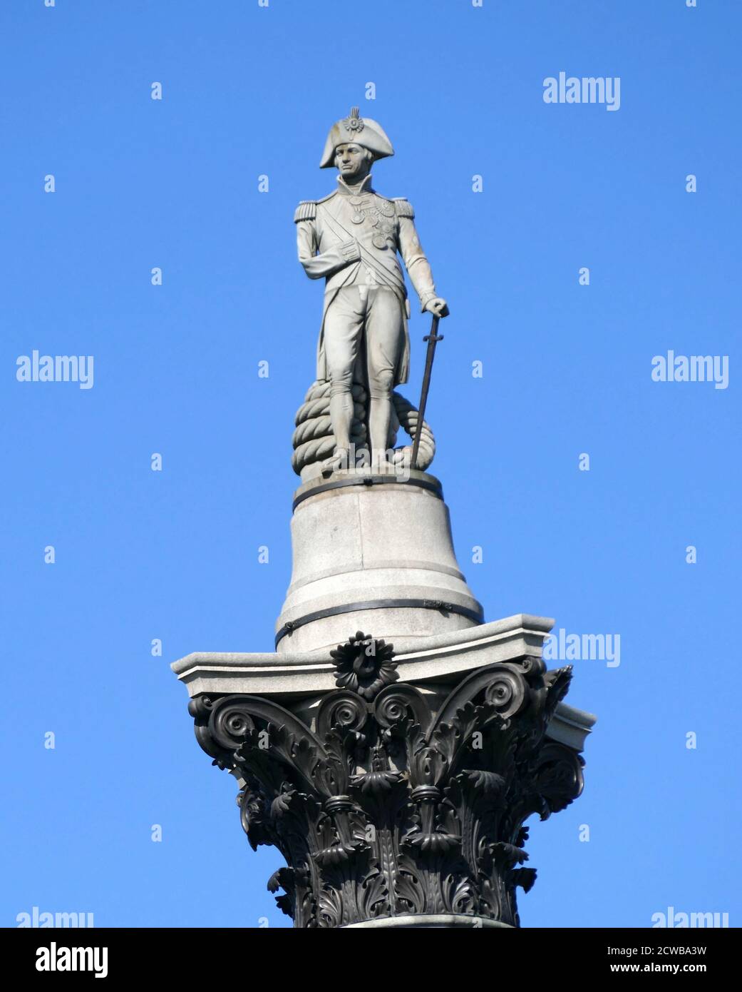 Nelson's Column ist ein Denkmal auf dem Trafalgar Square in der City of Westminster, Central London, erbaut zum Gedenken an Admiral Horatio Nelson, der 1805 bei der Schlacht von Trafalgar starb. Das Denkmal wurde zwischen 1840 und 1843 nach einem Entwurf von William Railton errichtet Stockfoto