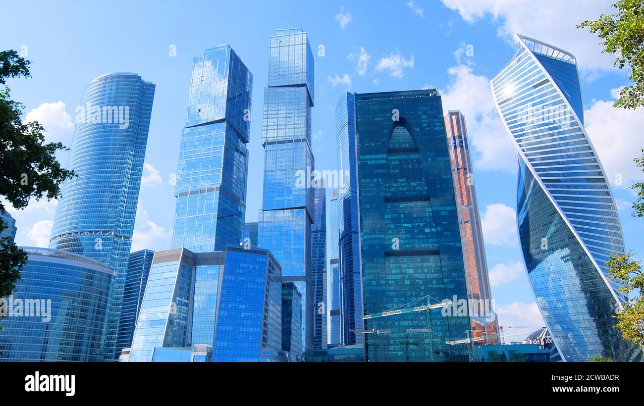 Moscow International Business Center (MIBC), bekannt als Moskwa-Stadt, ist eine kommerzielle Entwicklung befindet sich östlich der dritten Ringstraße am westlichen Rand des Presnensky-Distrikts im zentralen Verwaltungsbezirk der Stadt Moskau, Russland. Die Moskauer Regierung konzipierte das Projekt erstmals im Jahr 1992 als eine gemischte Entwicklung von Büro-, Wohn-, Einzelhandel und Unterhaltungseinrichtungen. Stockfoto