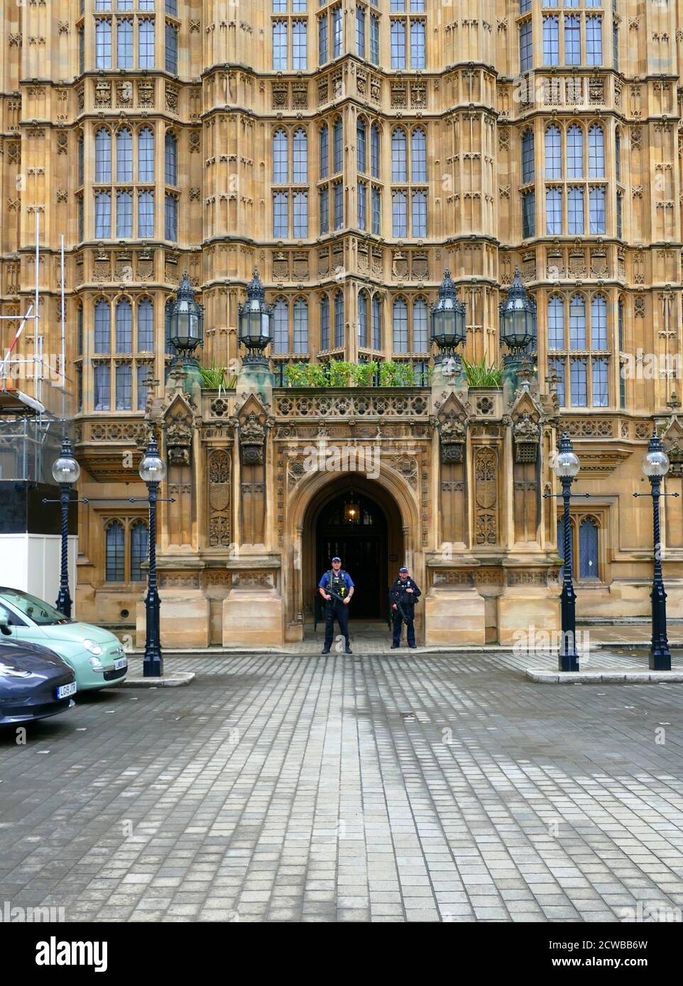 Sicherheit außerhalb des britischen Parlaments, Westminster, London. 2019. Stockfoto