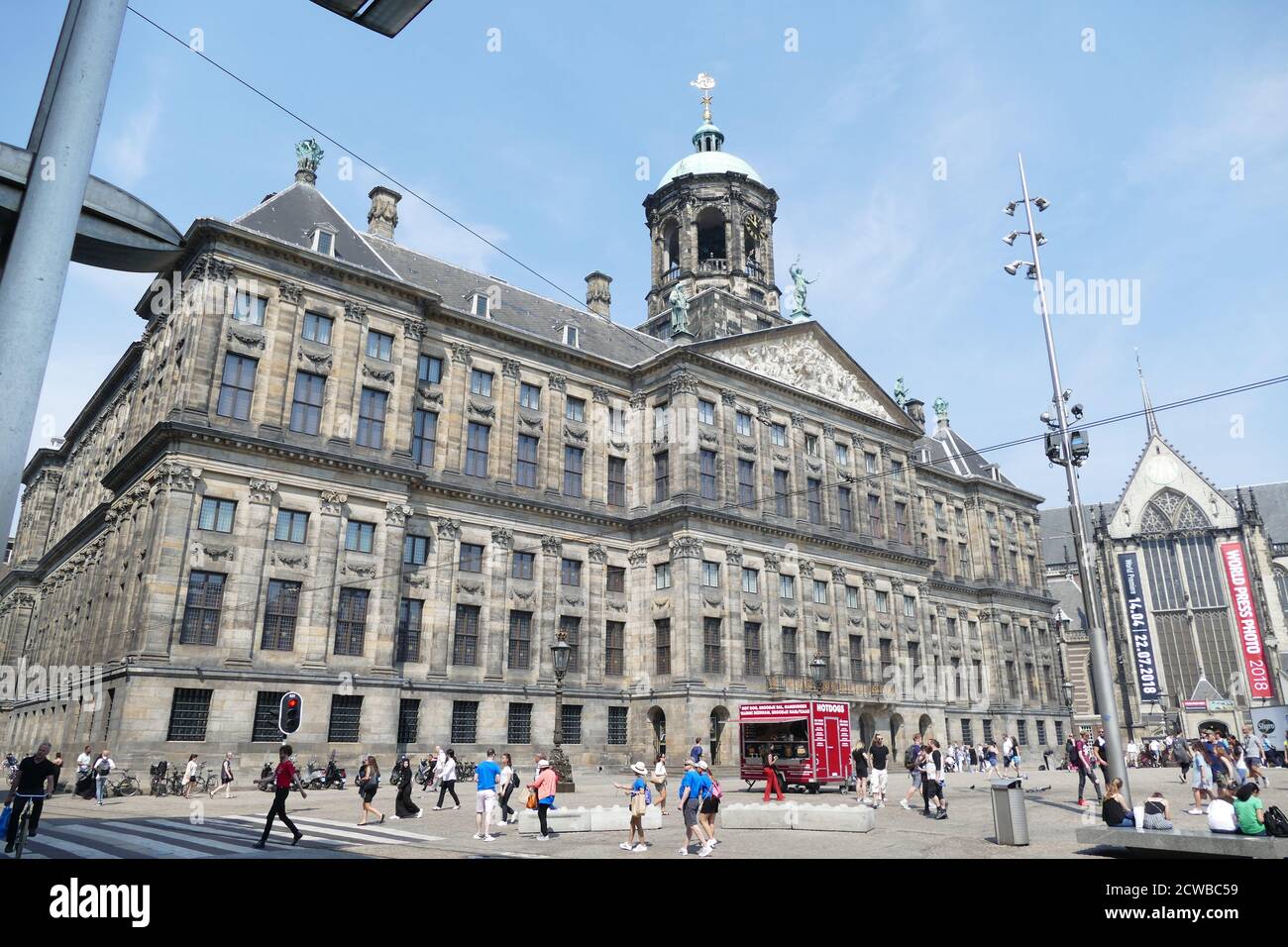 Der Königspalast von Amsterdam in Amsterdam (Koninklijk Paleis van Amsterdam oder Paleis op de Dam); befindet sich auf der Westseite des Dam-Platzes im Zentrum von Amsterdam Stockfoto