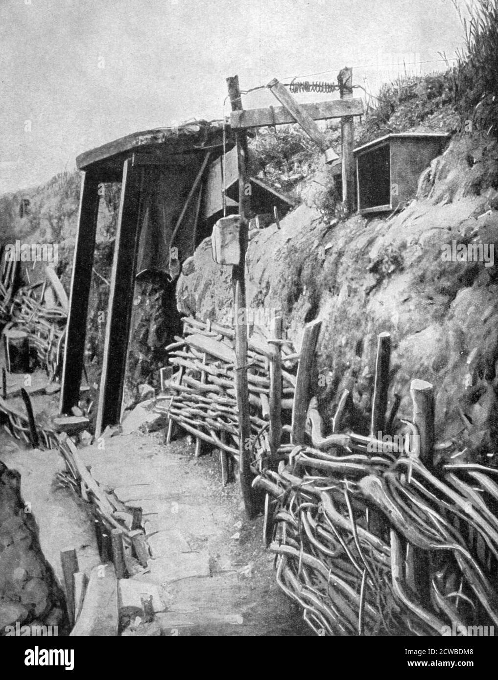 Ein französischer Graben, erster Weltkrieg, 1915. Ein Druck aus Le Pays de France, 19. August 1915. Der Fotograf ist unbekannt. Stockfoto