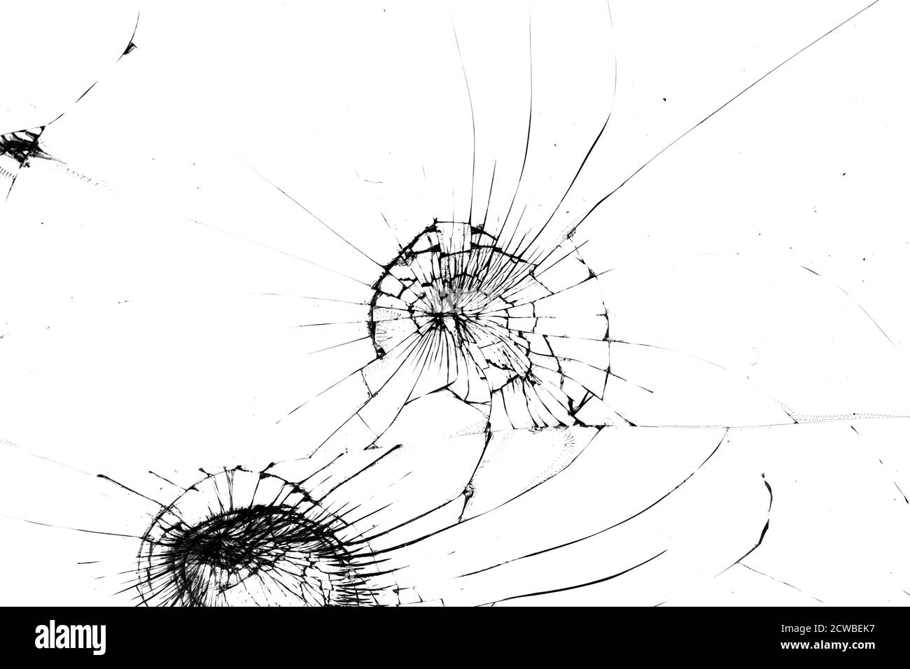 Glas in Rissen auf schwarzem Hintergrund. Stockfoto